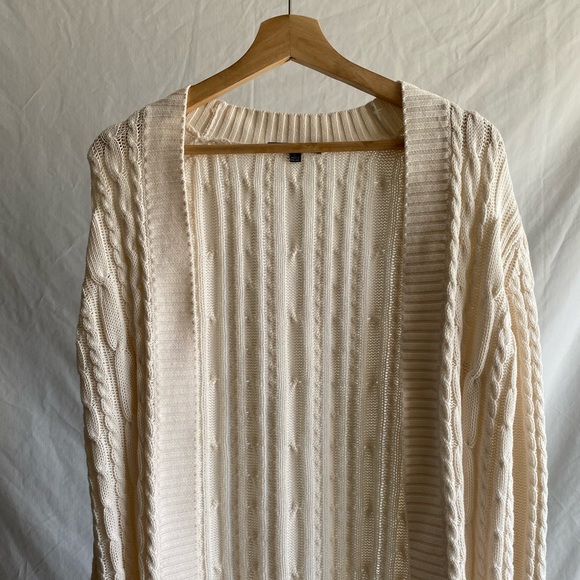 ✖️SOLD✖️ Gap | cable knit cardigan - Picture 6 of 15